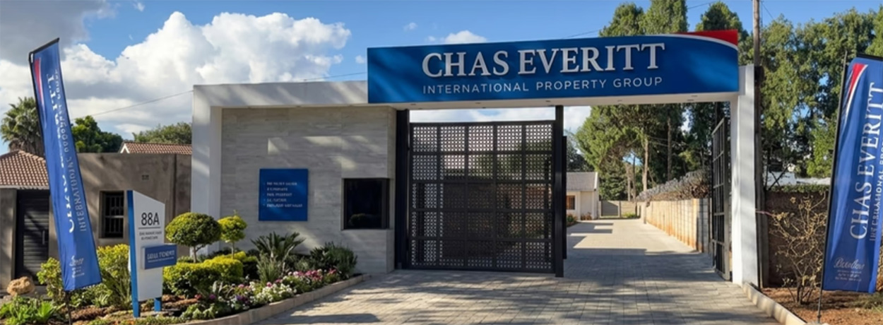 Chas Everitt Harare